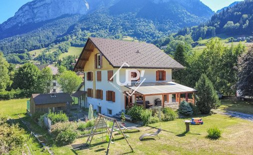 House in Le Petit-Bornand-les-Glieres, Glières-Val-de-Borne, France 1