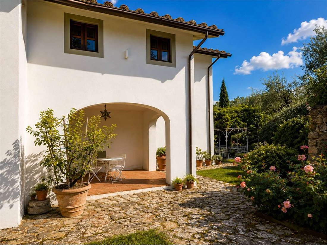 Villa in Serravalle Pistoiese, Tuscany, Italy 5 - 18439933