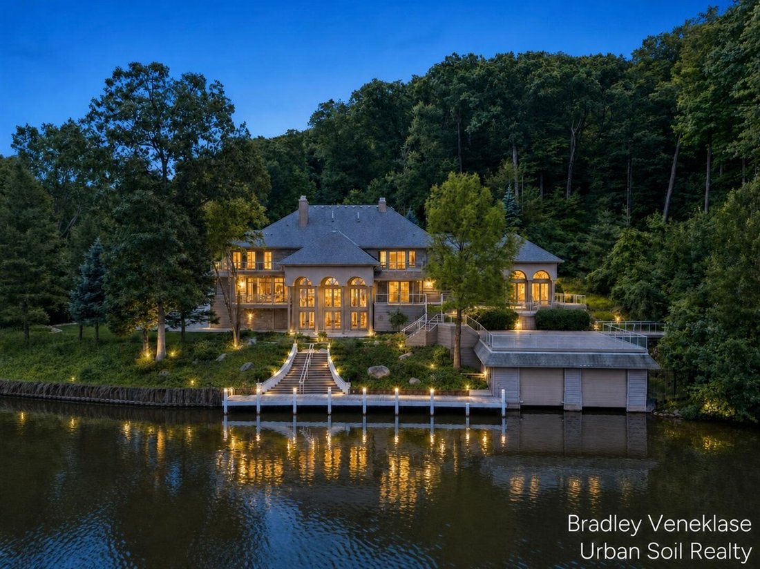 House in Alto, Michigan, United States 1 - 18307122