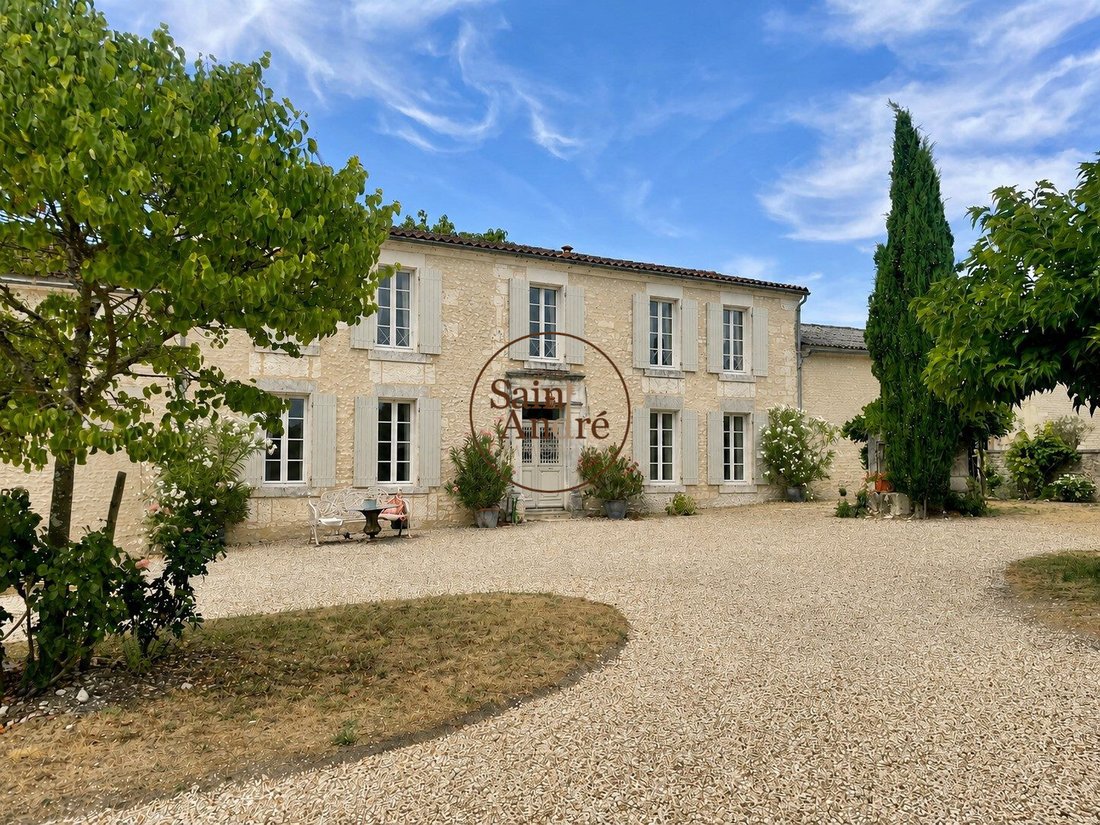 House in Bellevigne, Nouvelle-Aquitaine, France 1 - 17815536