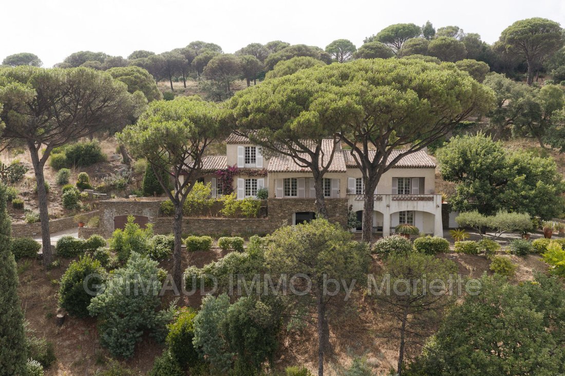 Villa in Grimaud, Provence-Alpes-Côte d'Azur, France 2 - 16027039
