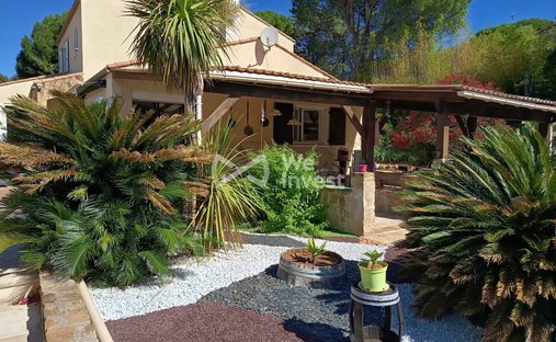 Villa a Aspiran, Occitania, Francia 1