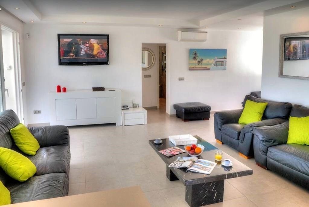 Villa in Estepona, Andalusia, Spain 1 - 17399201