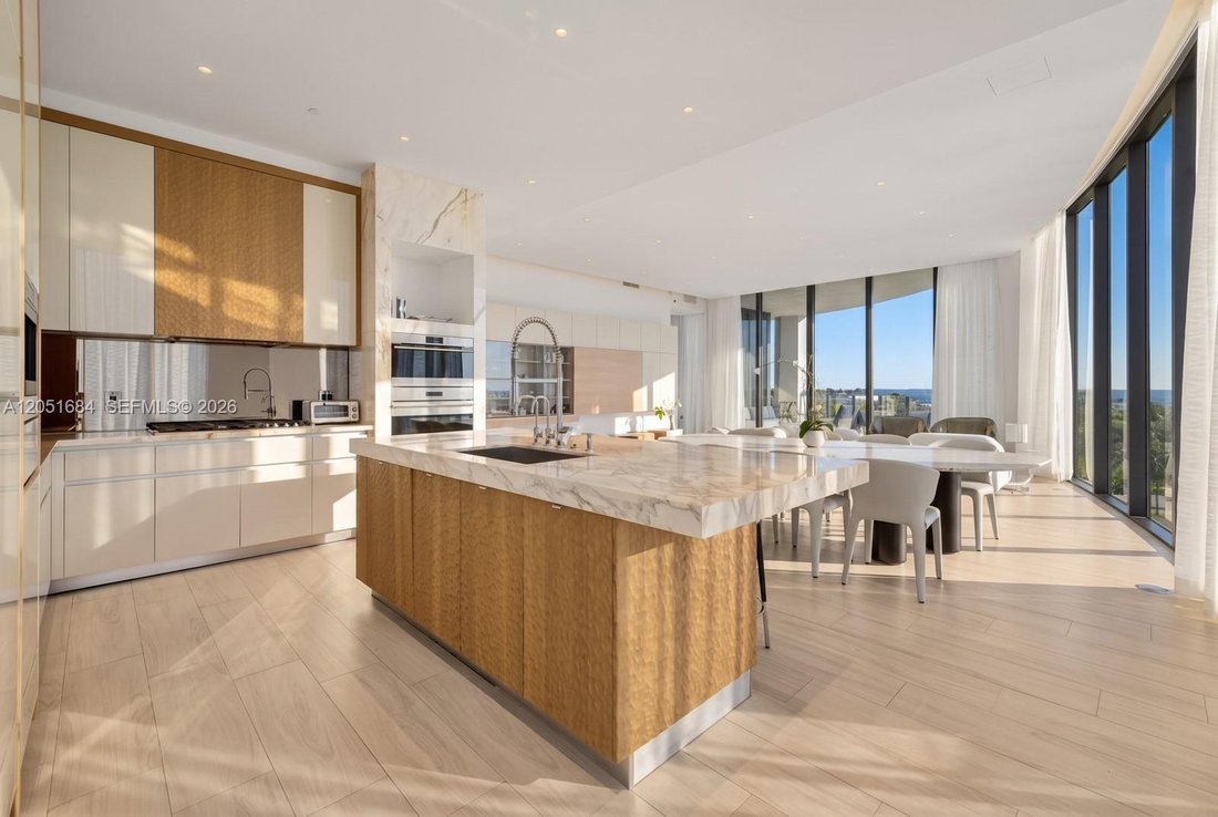 Condo in Miami, Florida, United States 5 - 18438228