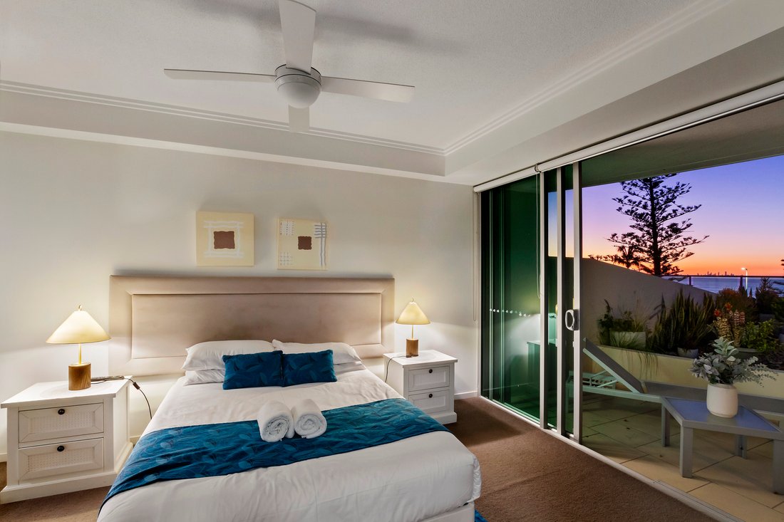 Apartment in Coolangatta, Queensland, Australia 4 - 18434786