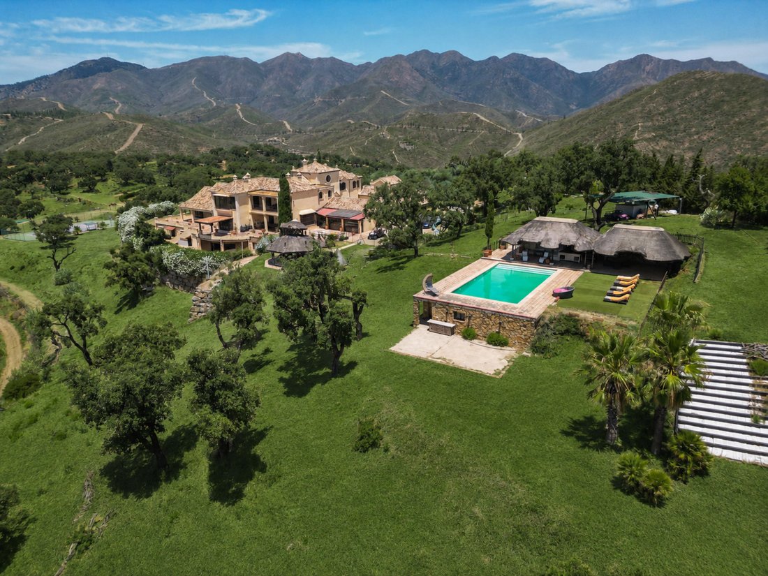 Villa en Elviria-Cabopino, Marbella, España 2 - 18428979