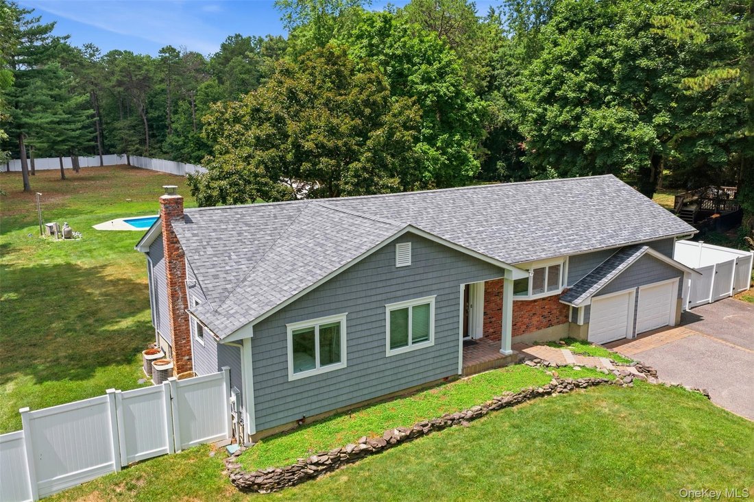 House in Huntington Station, New York, United States 3 - 18438689