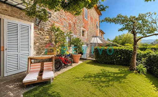 Villa in San Giorgio - Zona Zoo, Pistoia, Italy 1