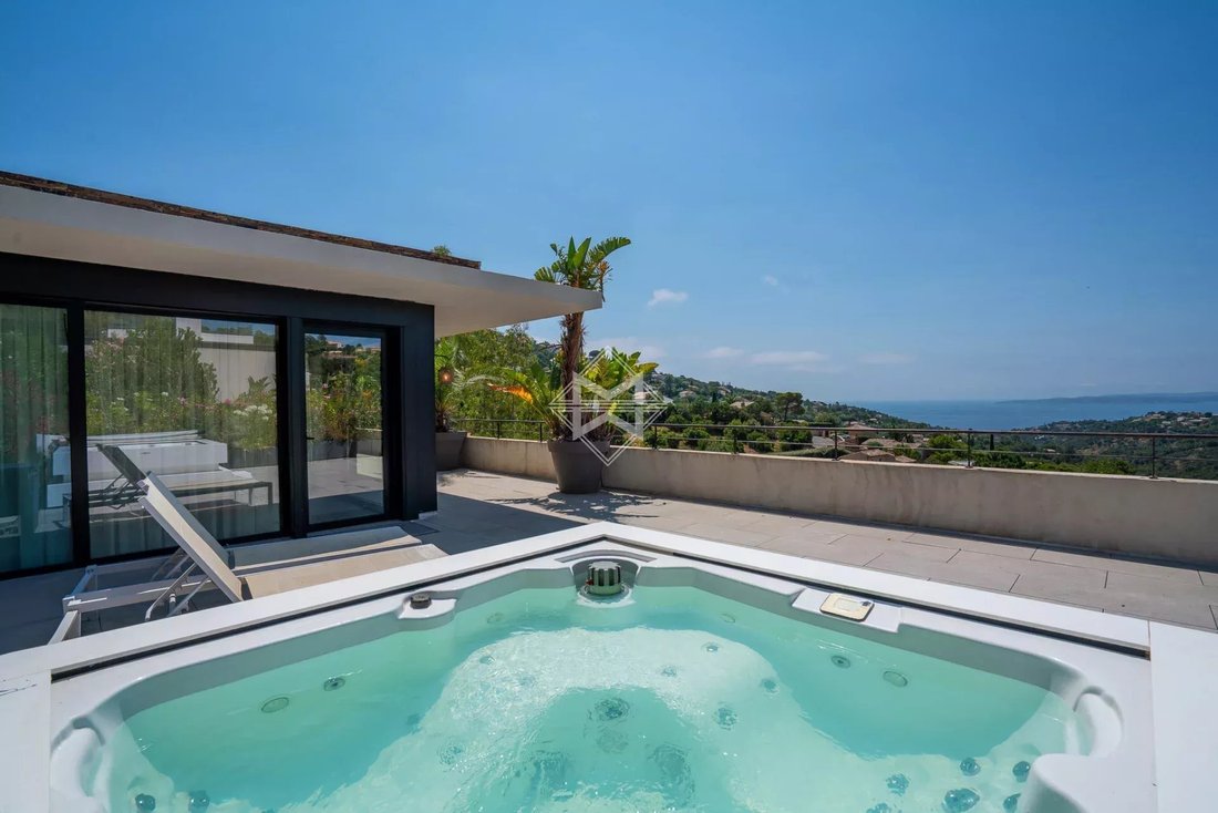 Villa in Les Issambres, Roquebrune-sur-Argens, France 4 - 18437903