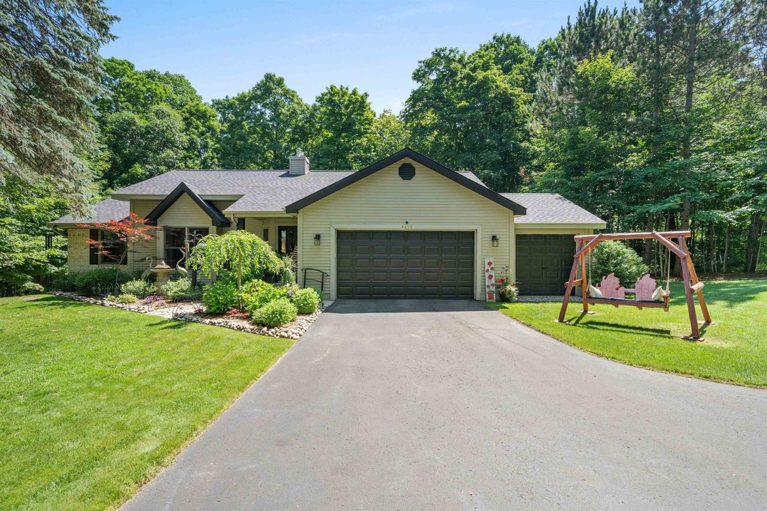 House in Traverse City, Michigan, United States 1 - 18436689