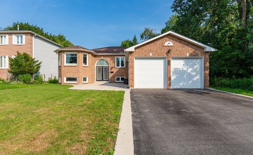 House in Wasaga Beach, Ontario, Canada 1