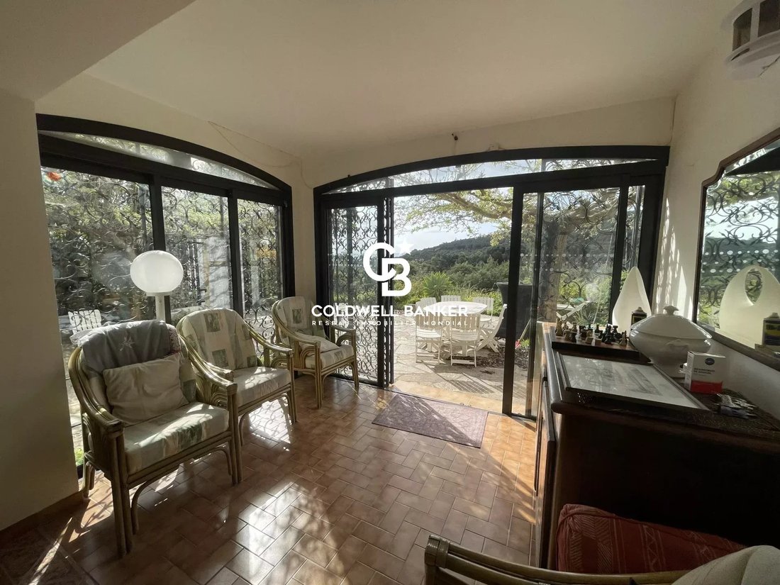 House in Le Lavandou, Provence-Alpes-Côte d'Azur, France 2 - 18438011