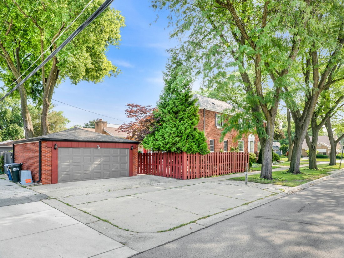 House in Elmwood Park, Illinois, United States 4 - 18440333