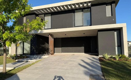 House in Tigre, Buenos Aires Province, Argentina 1
