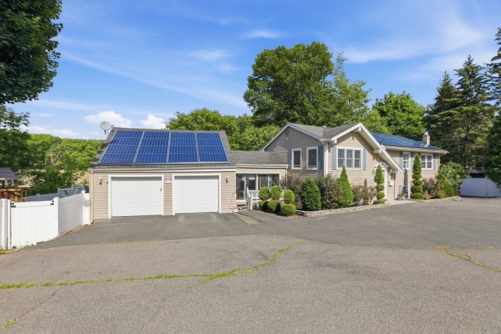 House in Saugus, Massachusetts, United States 1 - 18275238