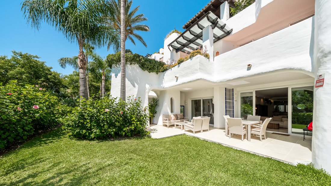 Apartment in Puerto Banus, Marbella, Spain 2 - 18439278