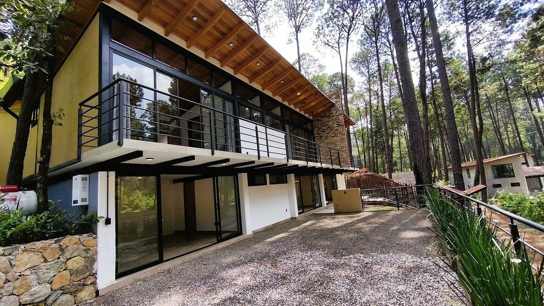 House in Valle de Bravo, State of Mexico, Mexico 1 - 18438271