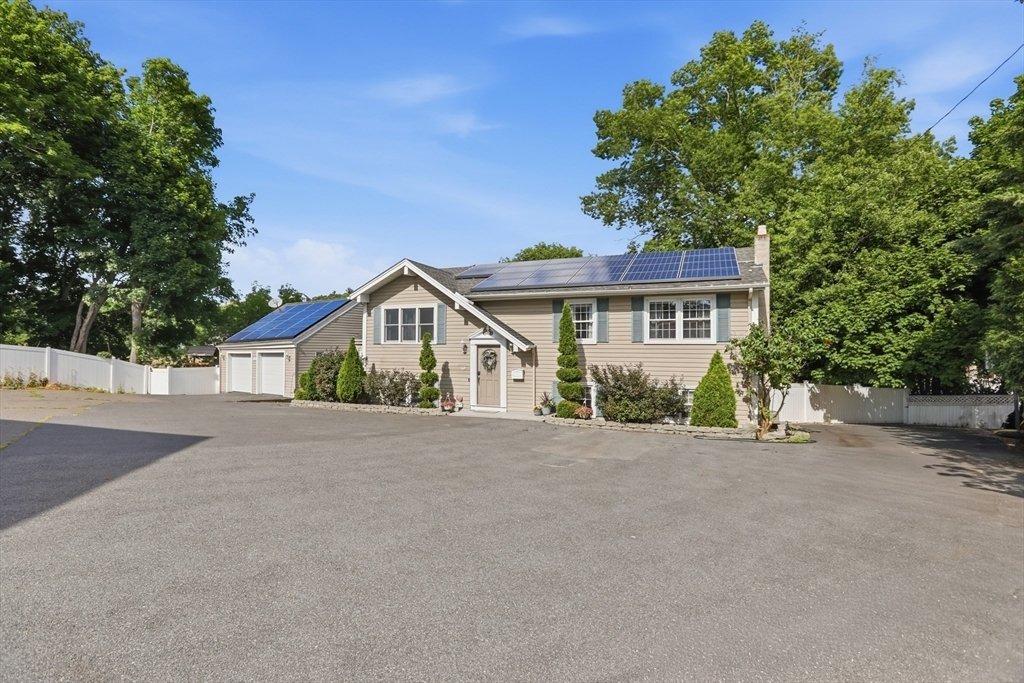House in Saugus, Massachusetts, United States 2 - 18275238