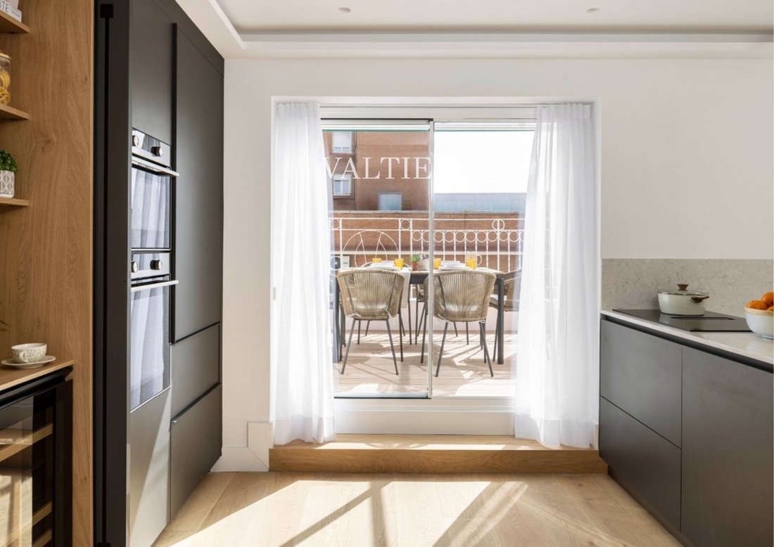 Apartment in Chamberi, Madrid, Spain 2 - 18427878