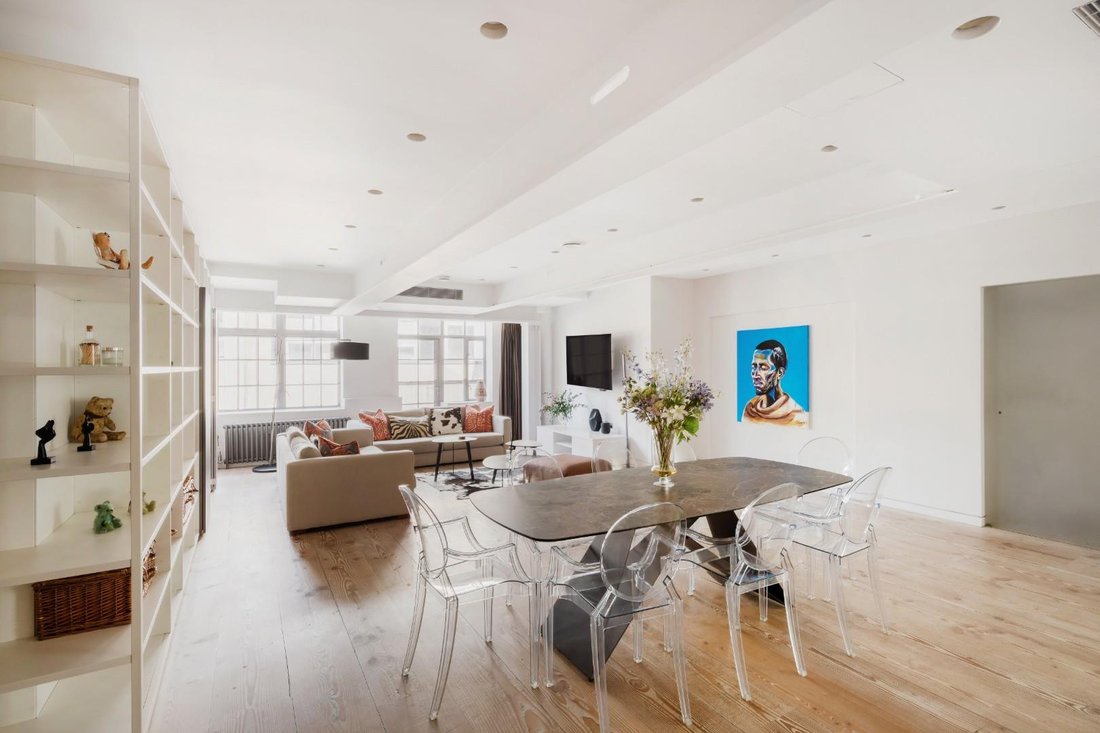 Apartment in Chinatown, Soho, England 1 - 18436253