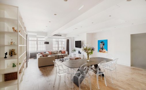 Penthouse in Chinatown, Soho, England 1
