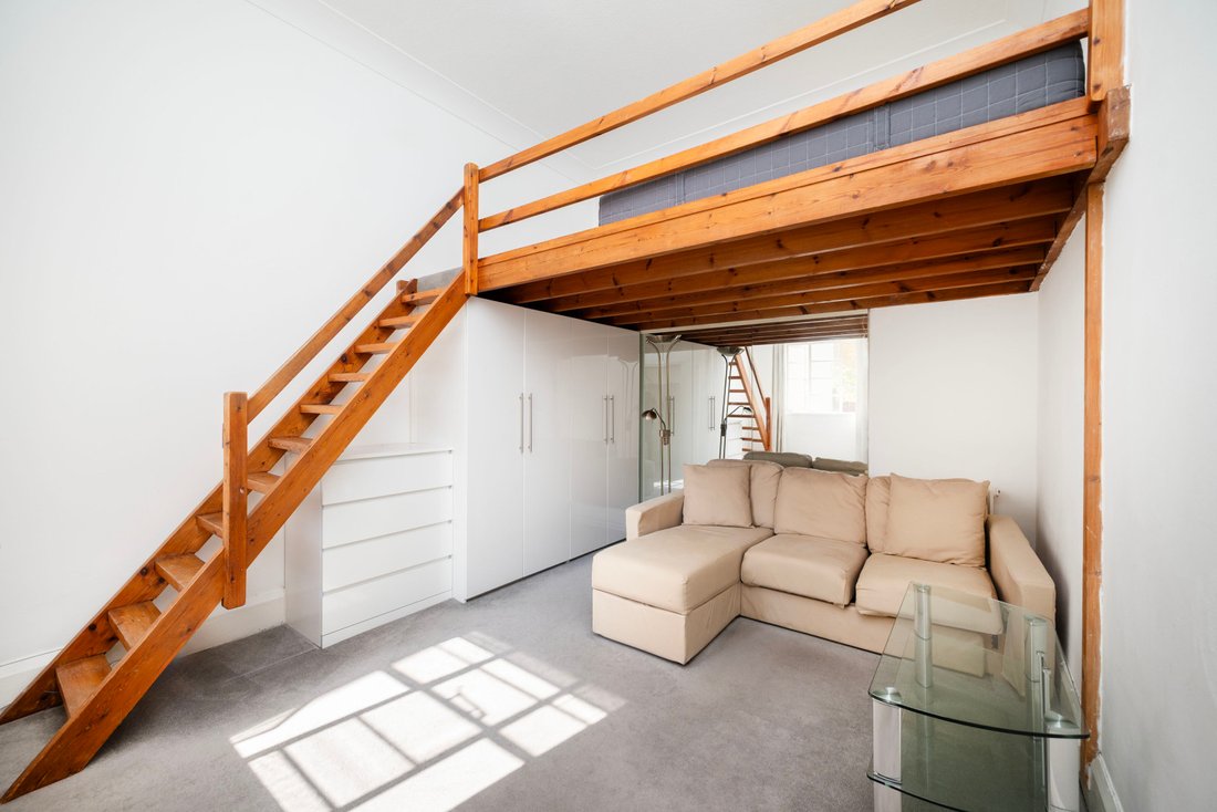 Apartment in Primrose Hill, Camden, England 3 - 18435988
