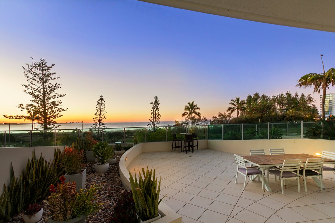 Apartment in Coolangatta, Queensland, Australia 2 - 18434786
