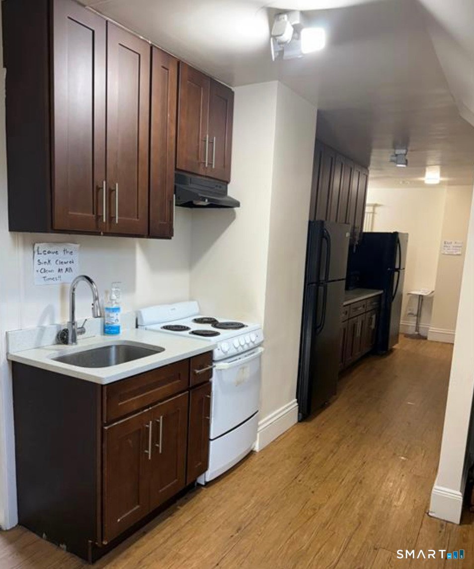 House in Bridgeport, Connecticut, United States 5 - 18436570