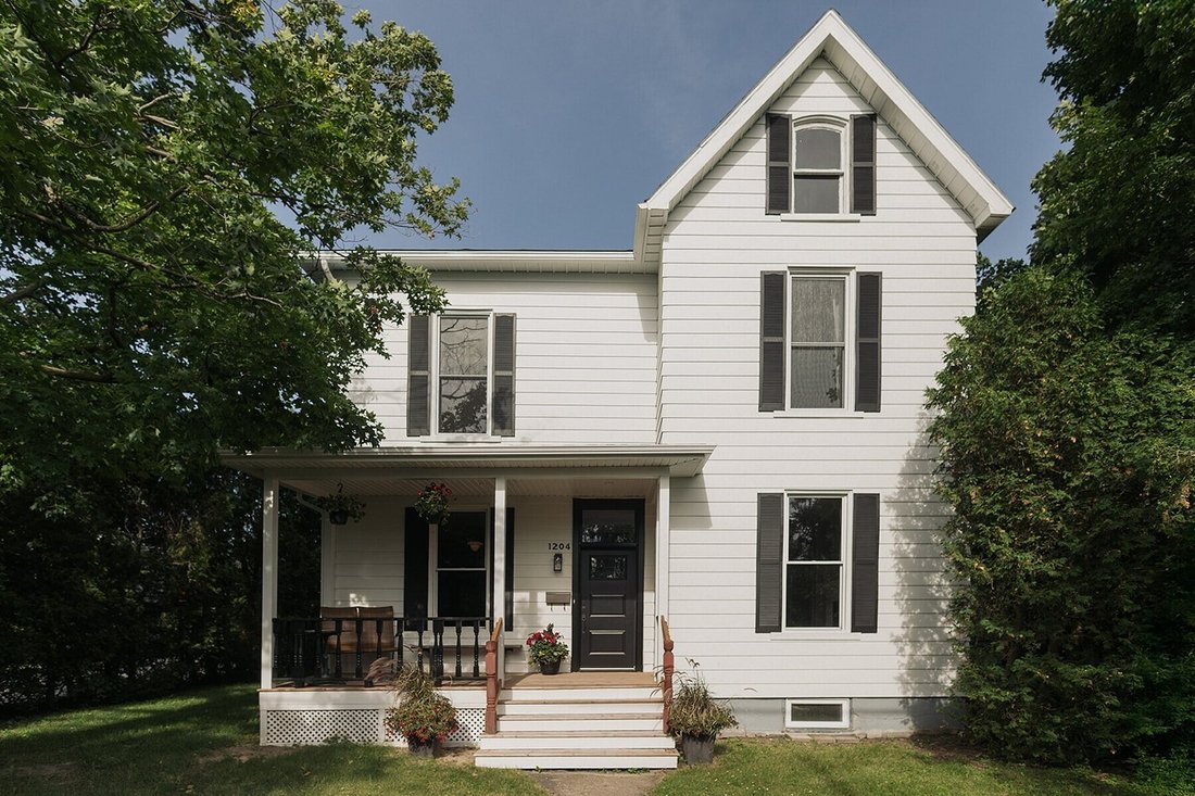House in Richelieu, Quebec, Canada 1 - 16328911