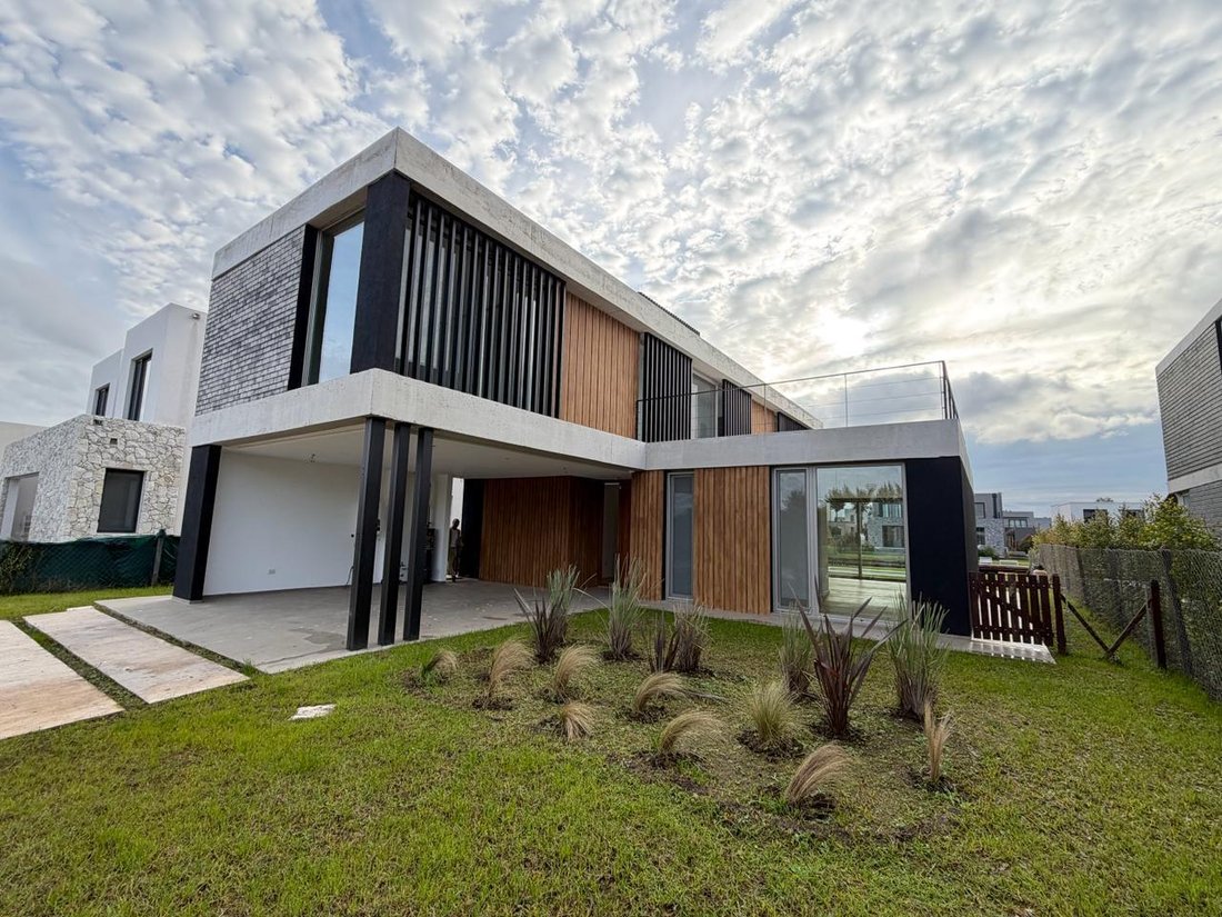 House in Tigre, Buenos Aires Province, Argentina 1 - 18435584