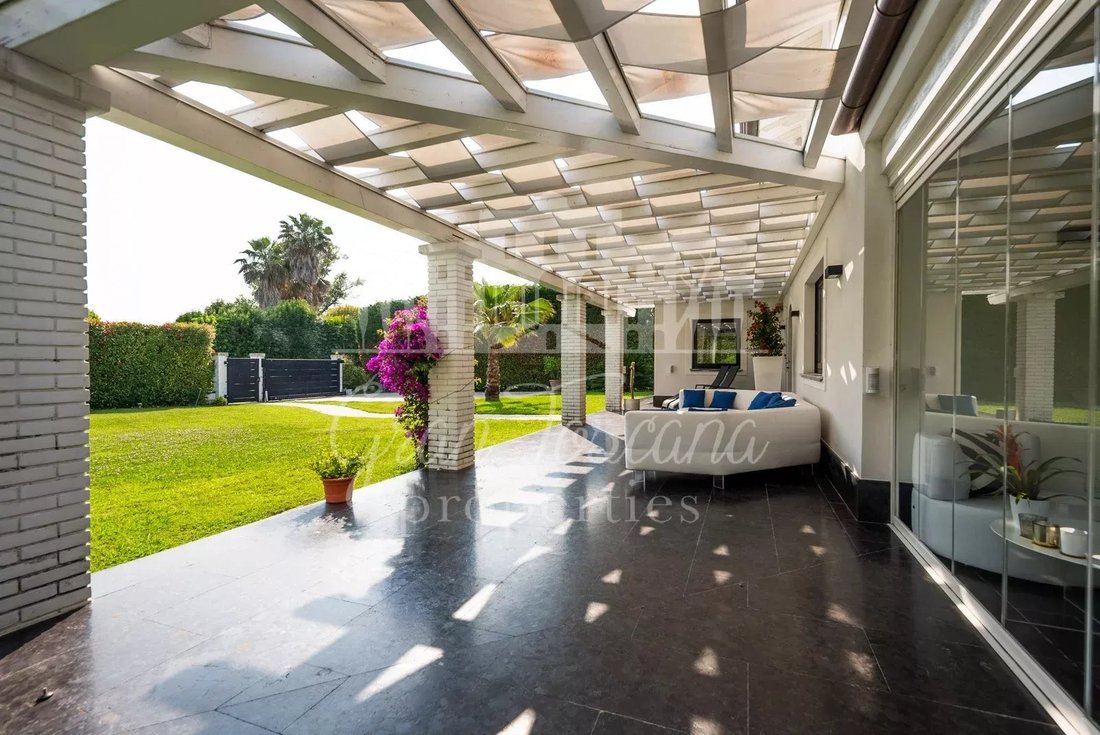 Villa in Pietrasanta, Tuscany, Italy 4 - 18438196