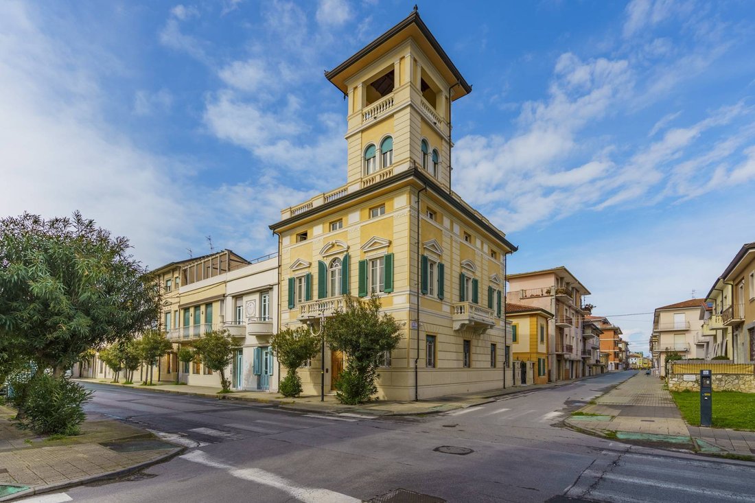 House in Historic Center, Viareggio, Tuscany 1 - 17415346