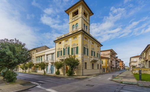House in Historic Center, Viareggio, Tuscany 1