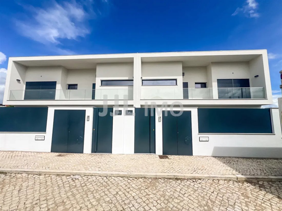 Townhouse in Sao Domingos de Rana, Lisbon, Portugal 1 - 18435914