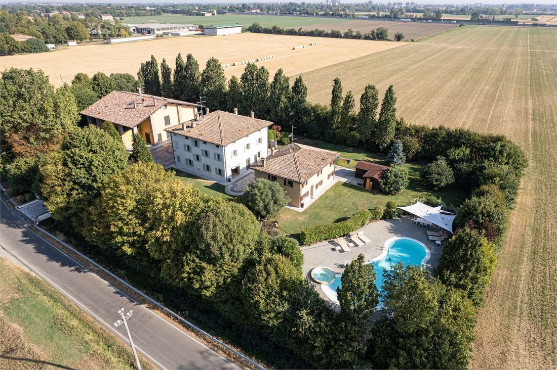 Villa in Modena, Emilia-Romagna, Italy 2 - 18439050