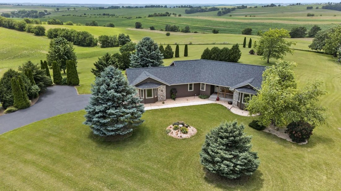 House in Montrose, Wisconsin, United States 3 - 18436663