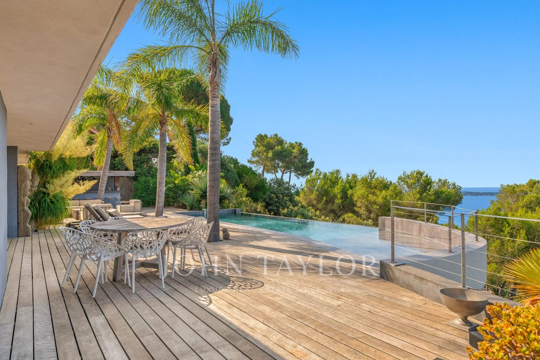 Villa en Hyères, Provenza-Alpes-Costa Azul, Francia 3 - 18438022