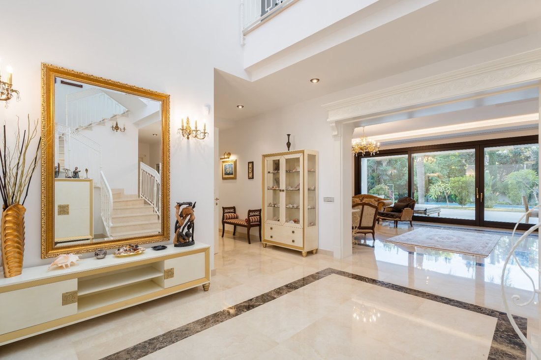 Villa in Estepona, Andalusia, Spain 4 - 18439003