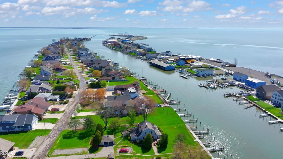 Condo in Mount Clemens, Michigan, United States 4 - 18436707