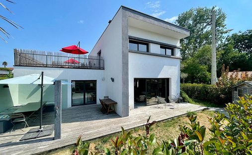 Villa in Bayonne, Nouvelle-Aquitaine, France 1