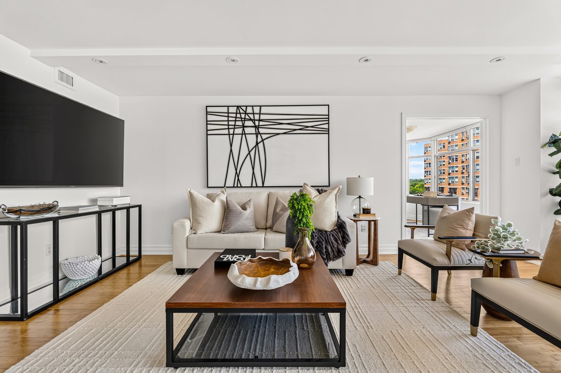 Condo in Toronto, Ontario, Canada 3 - 18441541