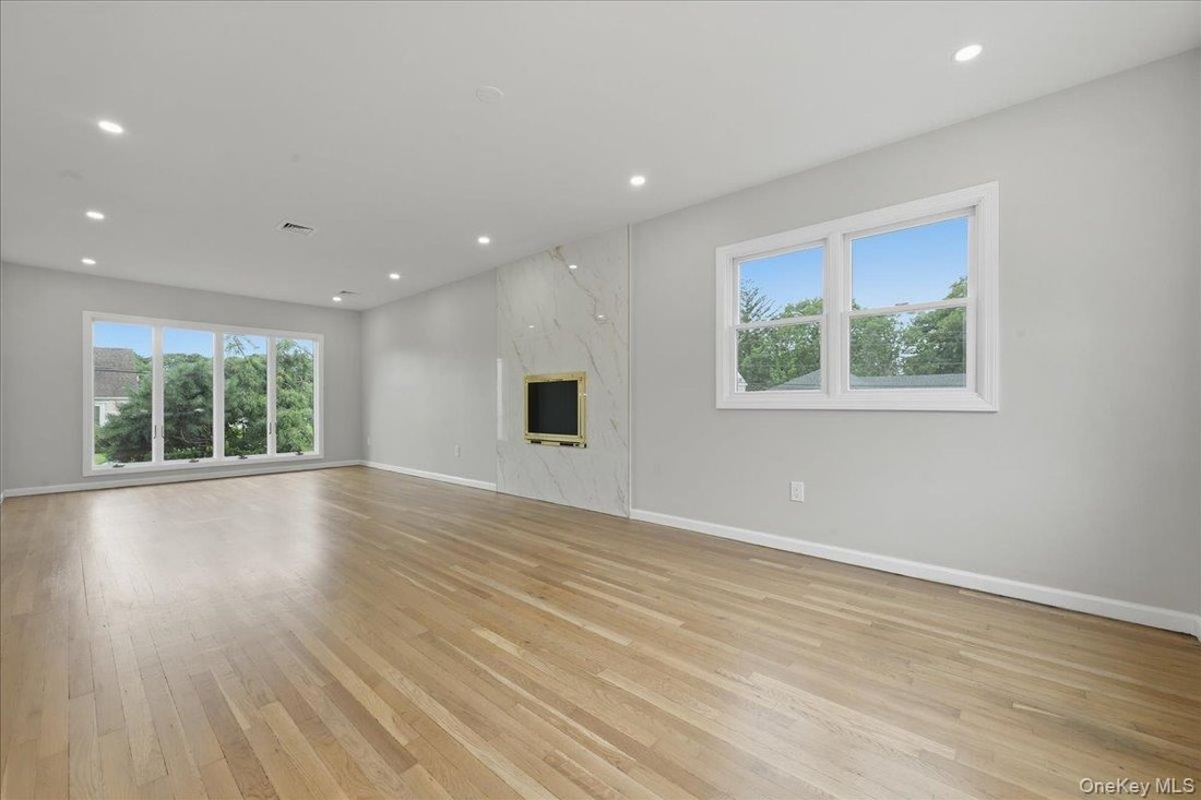 House in West Hempstead, New York, United States 5 - 18443048