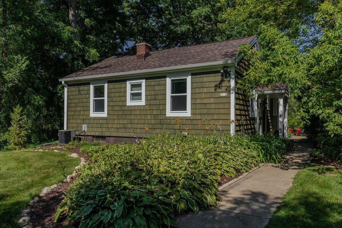 House in Delafield, Wisconsin, United States 3 - 18439088