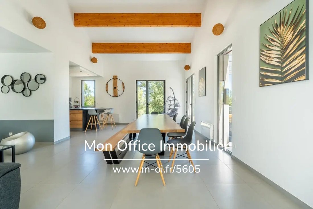 House in Trets, Provence-Alpes-Côte d'Azur, France 4 - 18437049