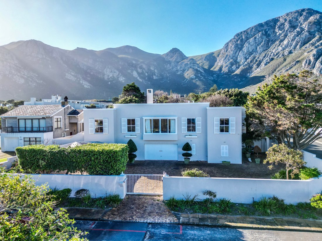 Country House in Overstrand Local Municipality, Western Cape, South Africa 3 - 18435114