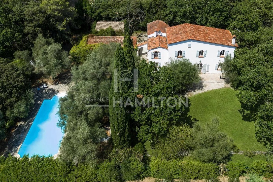 Villa in Grasse, Provence-Alpes-Côte d'Azur, France 1 - 18441103