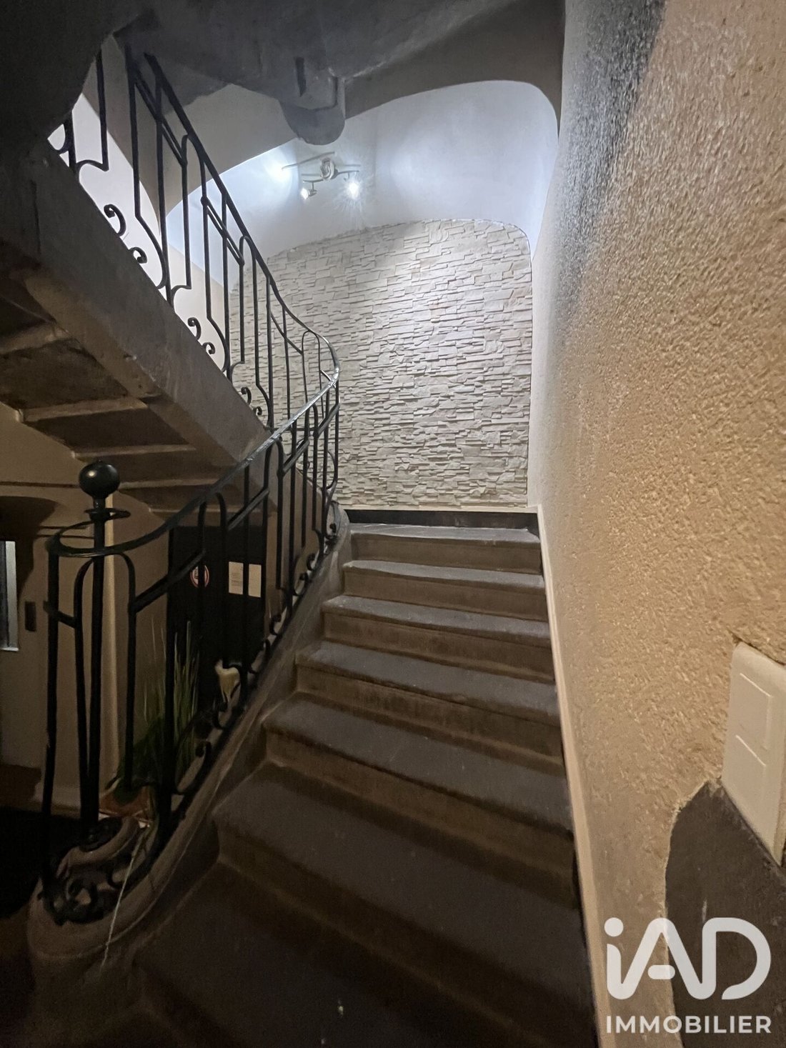 Ballainvilliers, Clermont-Ferrand, France 3 - 18438634