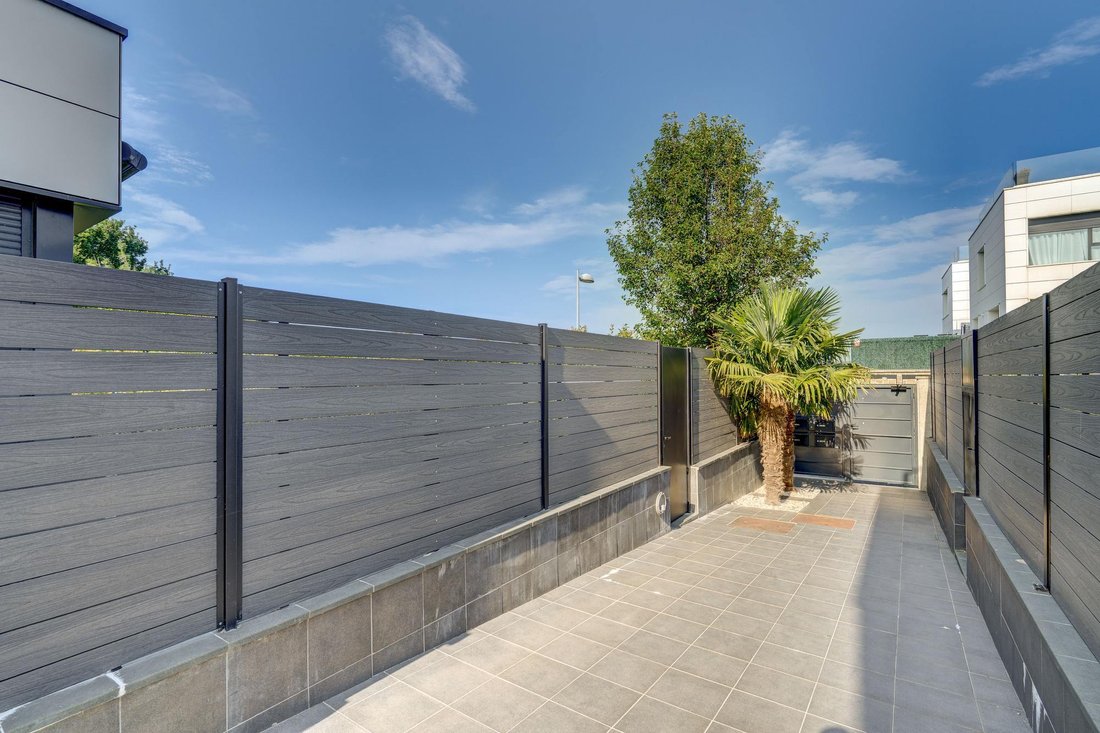 Villa in Mendebaldea, Donostia-San Sebastian, Spain 4 - 16987492
