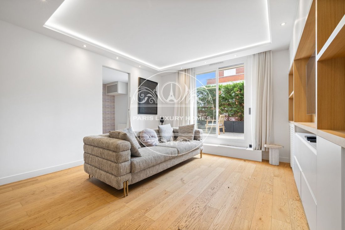 Apartment in Palais Royal, Paris 1er Arrondissement, Paris 5 - 18439543