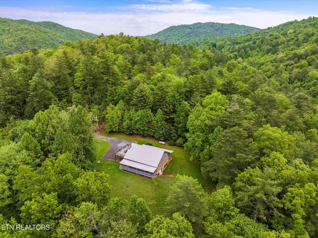House in Hartford, Tennessee, United States 2 - 18440125